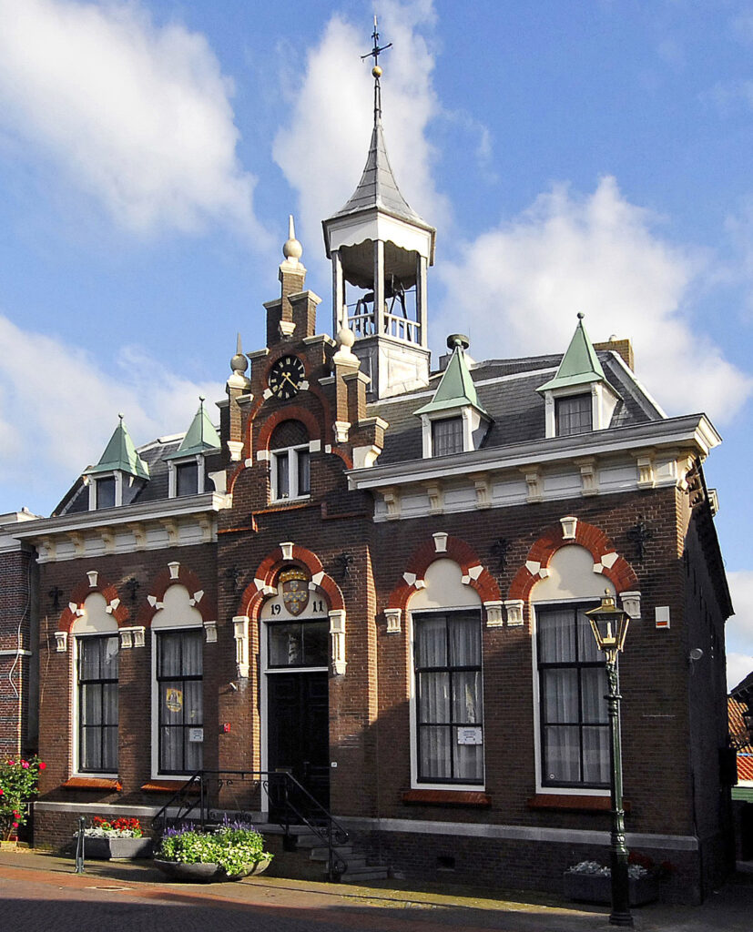 Voormalige gemeentehuis van Poortugaal waarin de Oudheidkamer gevestigd is.